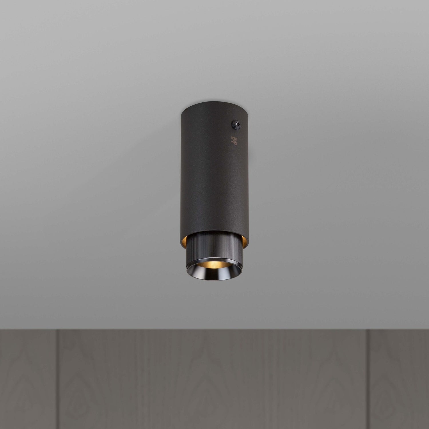 Exhaust Surface / Graphite
