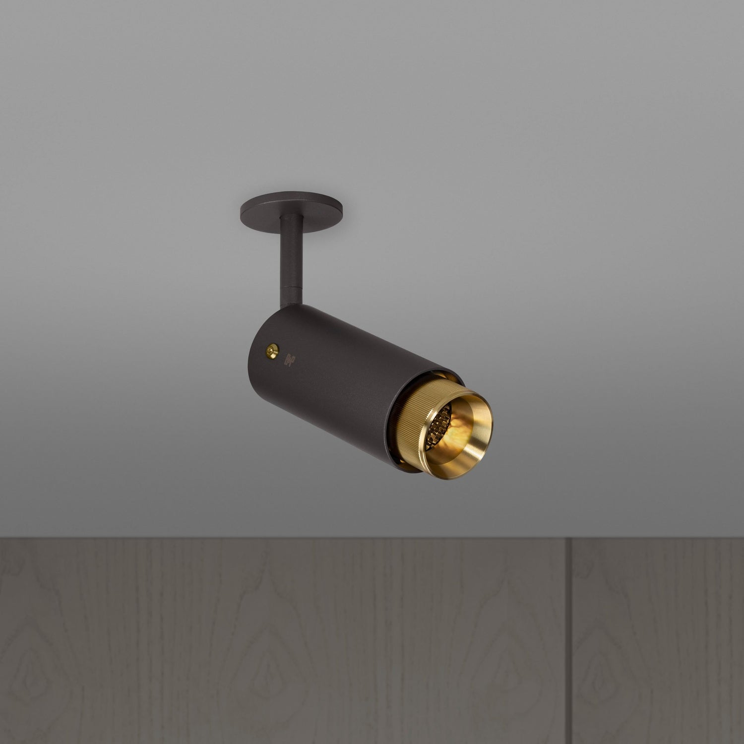 Exhaust Spot / Graphite 