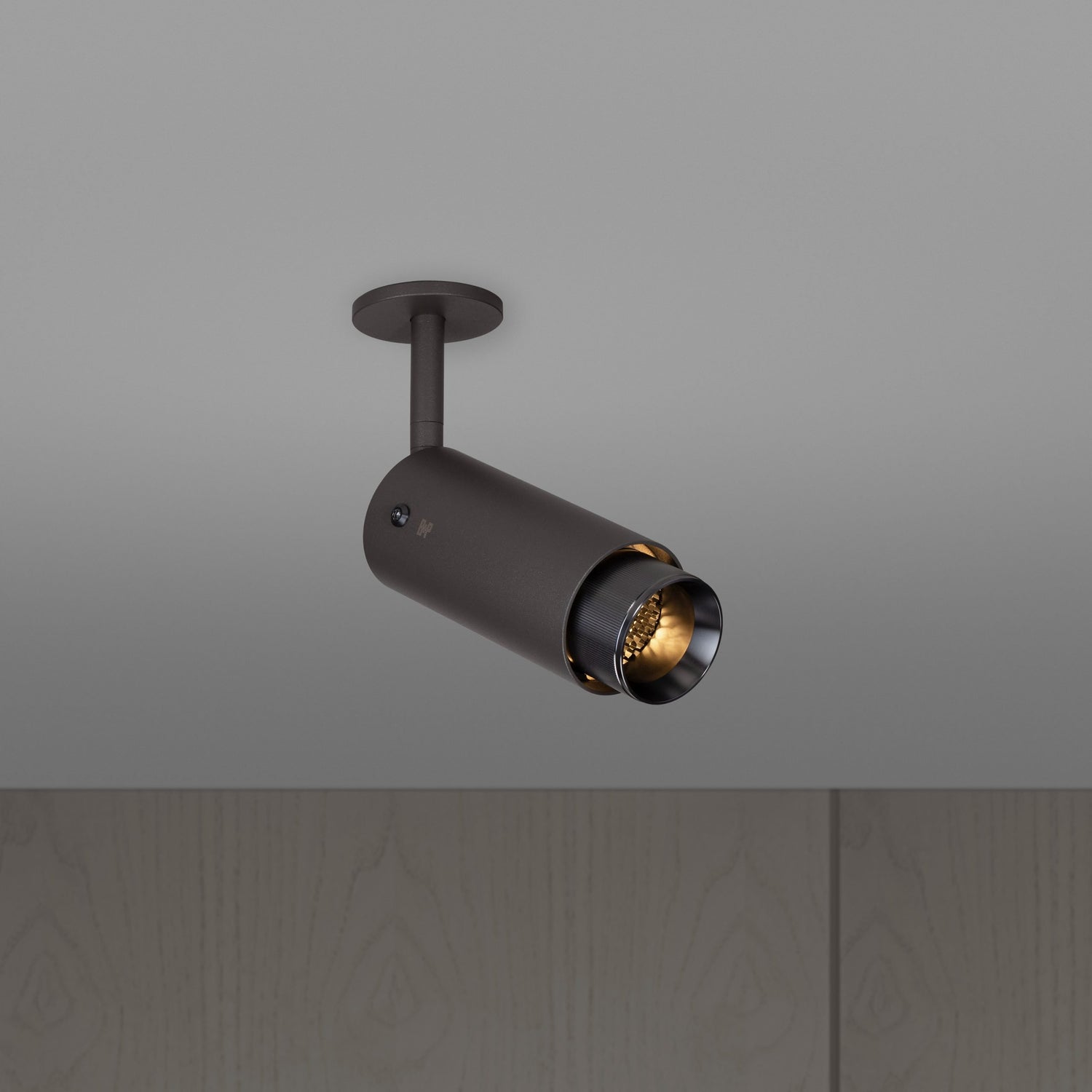 Exhaust Spot / Graphite 