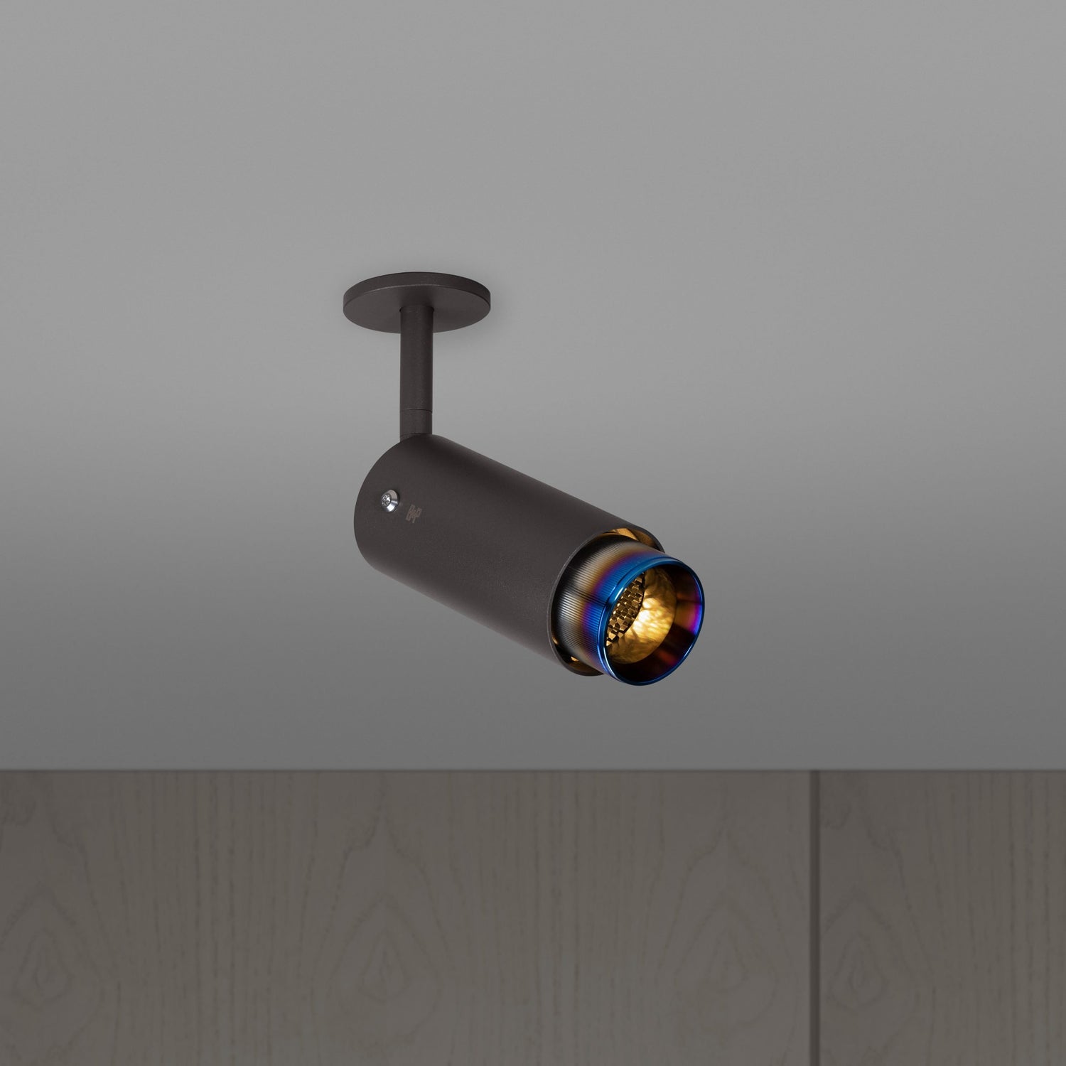 Exhaust Spot / Graphite 